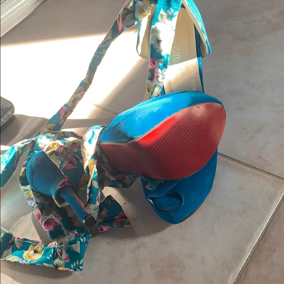 Beautiful ankle wrap PUMPS - Picture 3 of 5